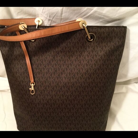 MICHAEL KORS LARGE ZIPPER TOTE MK LOGO SIGNATURE RAVEN - Picture 13 of 16